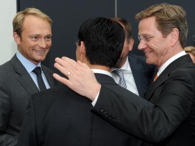 Guido Westerwelles Rückzug vom Vorsitz wird immer wahrscheinlicher. Ihm könnte der bisherige Gesundheitsminister Philipp Rösler folgen. Rösler Favorit für Westerwelle-Nachfolge