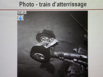 Aufnahme eines Wrackteils der Maschine von Flug AF-447. Wrackteil