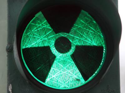 Das Atomzeichen: Die Union will den Atomausstieg und bietet SPD und Grünen eine Mitarbeit an. Um Transparenz zu schaffen, wird die Ethikkommission öffentlich tagen. Atomzeichen auf Ampel