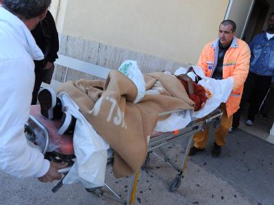 53 Menschen konnten nach dem Unglück vor Lampedusa gerettet werden. Geretteter Flüchtling