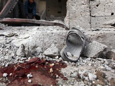 Immer wieder kommen Zivilisten in dem blutigen Kampf ums Leben. In der Nacht zum Samstag wurden zudem drei Kommandeure der radikalislamischen Hamas getötet. Gazastreifen