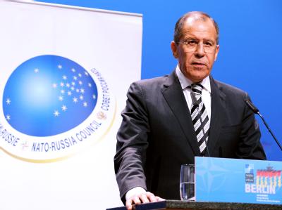 Der russische Außenminister Sergej Lawrow in Berlin nach dem Nato-Russland-Rat auf einer Pressekonferenz. Treffen der Nato-Außenminister