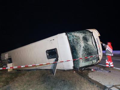 Der Unfall ereignete sich auf der A4 nahe Chemnitz. Polnischer Reisebus in Sachsen verunglückt