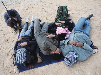 Libysche Rebellen ruhen sich aus. Pause