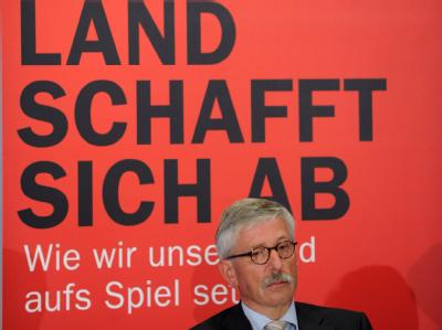 Thilo Sarrazin bei der Vorstellung seines Buches «Deutschland schafft sich ab - Wie wir unser Land aufs Spiel setzen» am 30.08.2010 in der Bundespressekonferenz in Berlin. Thilo Sarrazin