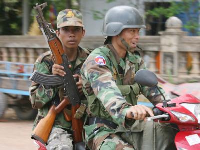 Seit Tagen bekämpfen sich kambodschanische und thailändische Truppen. Kambodschanische Soldaten