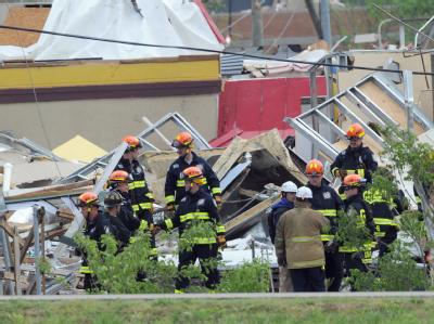 Suche nach Opfern in der Stadt Ringgold. Tornado-Schäden