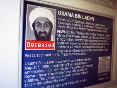 «Deceased» (Verstorben) steht am Montag auf der Homepage des FBI. Doch manche wollen der Darstellung der US-Regierung nicht glauben - sie sehen eine Verschwörung am Werk. Foto: FBI Osama Bin Laden bei US-Operation getötet
