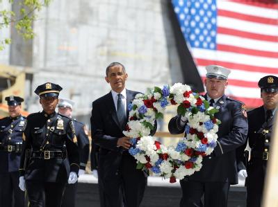 US-Präsident Barack Obama mit einem Kranz am Gound Zero in New York. Obama am Ground Zero