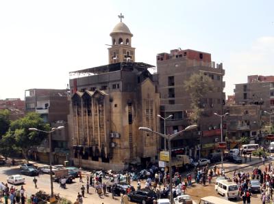 Eine ausgebrannte koptische Kirche im Zentrum Kairos. Tote bei Gewalt zwischen Muslimen und Kopten in Kairo