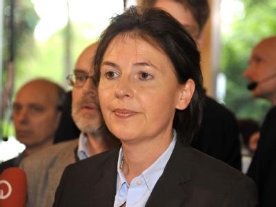 Die CDU-Spitzenkandidatin Rita Mohr-Lüllmann steht nach der ersten Prognose für die Bürgerschaftswahl in der Parteizentrale der CDU in Bremen. Mohr-Lüllmann