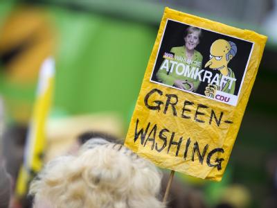 Vor der Entscheidung über die künftige Linie der Bundesregierung in der Atompolitik haben sich Atomkraftgegner in vielen Städten mit Demonstrationen zu Wort gemeldet. Demo gegen Atomkraft in Dresden