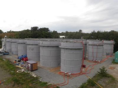 In solchen Behältern wird radioaktives Wasser gesammelt. (Foto: Tepco) Fukushima Daiichi