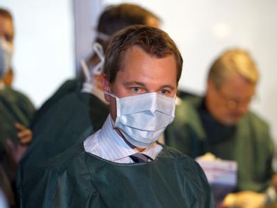 Bundesgesundheitsminister Daniel Bahr (FDP) bei einem Besuch im Universitätsklinikum Hamburg. Bahr im UKE