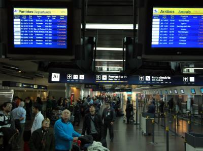 Die Passagiere in Buenos Aires müssen warten Flughafen in Buenos Aires