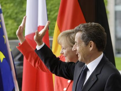 Nicolas Sarkozy und Angela Merkel während ihres Treffens in Berlin. Merkel trifft Sarkozy