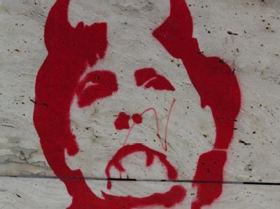 Angela Merkel als Vampir: Graffiti an einem öffentlichen Gebäude in Thessaloniki. Anti-Merkel-Graffiti in Thessaloniki