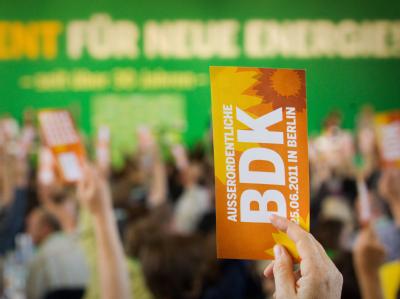 Interne Zerreißprobe vermieden: Die Delegierten auf dem Sonderparteitag in Berlin. Bundesdelegiertenkonferenz der Grünen