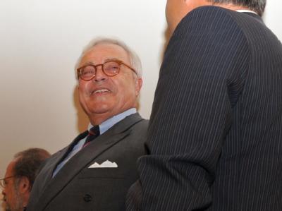 Der ehemalige Vorstandsvorsitzende der Deutschen Bank, Rolf Breuer (l), Ende Juni bei der Fortsetzung des Kirch-Prozesses. Rolf Breuer