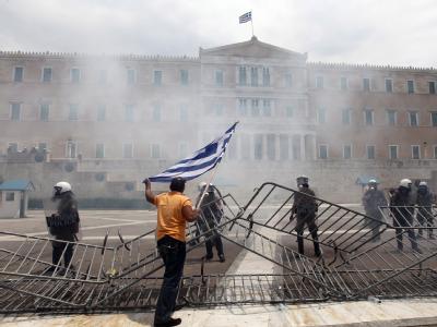 Demonstranten und Polizei lieferten sich In der Innenstadt von Athen schwere Krawalle. Krawalle in Athen