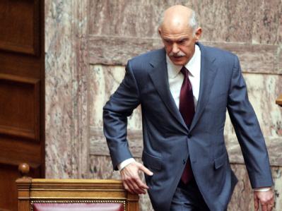 Er hat seinen wahrscheinlich schwersten Tag im Parlament mit Erfolg absolviert: Griechenlands Regierungschef Giorgos Papandreou. Papandreou