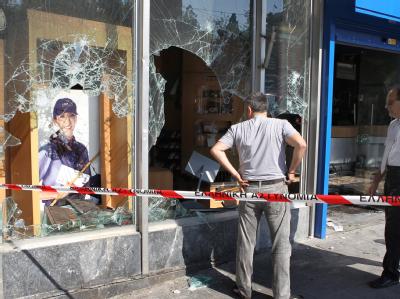 Der Tag danach: Aufräumen in Athen. Der Tag danach