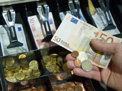 Die Bundesregierung plant, zum 1. Januar 2013 Steuern und Sozialabgaben zu senken. Steuerdebatte