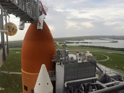 Bleibt der Himmel am Freitag verhangen, fällt der letzte Start der Raumfähre «Atlantis» ins Wasser. Das große Finale der Space-Shuttle-Flüge könnte sich um eine Woche verzögern. Space Shuttle Atlantis