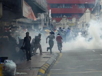 Mit Tränengas ging die Polizei gegen die Demonstranten vor: Tausende hatten sich versammelt, um Wahlrechtsreformen in dem muslimischen Land zu fordern. Demonstration in Kuala Lumpur