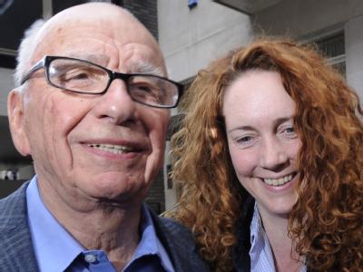 Sind im britischen Parlament vorgeladen: Rupert Murdoch und die frühere Verlagsmanagerin Rebekah Brooks. Murdoch und Brooks
