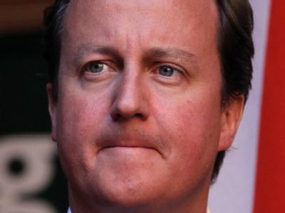 Während in Medien und Polizei die Köpfe rollen, kommt auch Premierminister David Cameron mehr und mehr in die Bredouille. David Cameron