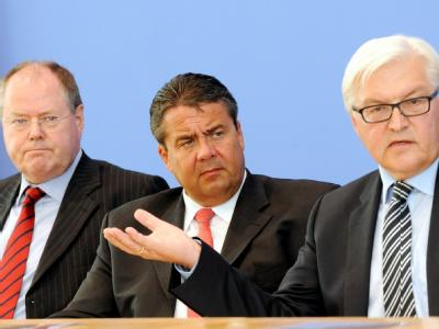 Bundesfinanzminister Peer Steinbrück, der SPD-Vorsitzende Sigmar Gabriel und der SPD-Fraktionsvorsitzende Frank Walter Steinmeier: Laut ARD-Deutschlandtrend glauben viele, dass die SPD nach der Bundestagswahl 2013 den Kanzler stellt. SPD-Troika