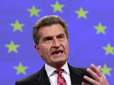 EU-Energiekommissar Günther Oettinger sieht für die Solarenergie in Deutschland keine große Zukunft: «Wir sind kein Sonnenland.» (Archivbild) EU-Energiekommissar Günther Oettinger