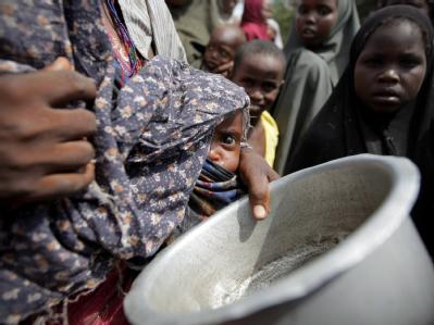 Hilfsorganisationen schätzen, dass in den kommenden Monaten rund eine Milliarde US-Dollar nötig sind, um die Hungerkrise zu bekämpfen. (Foto: Stuart Price, AU-UN IST) Flüchtlingslager in Mogadischu