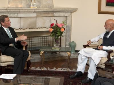 Im Gespräch mit dem afghanischen Präsidenten Hamid Karsai: Es ist die vierte Afghanistan-Reise von Westerwelle innerhalb von zwei Jahren. Westerwelle und Karsai