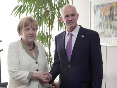 Handschlag: Bundeskanzlerin Angela Merkel und der griechische Ministerpräsident Giorgos Papandreou. Angela Merkel und Giorgos Papandreou
