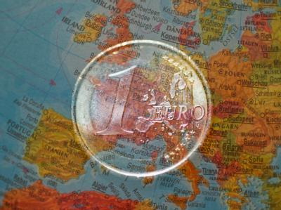 Euro-Sondergipfel als Silberstreif am Horizont? Die Risikoaufschläge von Staatsanleihen der angeschlagenen Staaten sind jedenfalls schon gesunken. (Archivbild) Hoffnung auf Euro-Rettung
