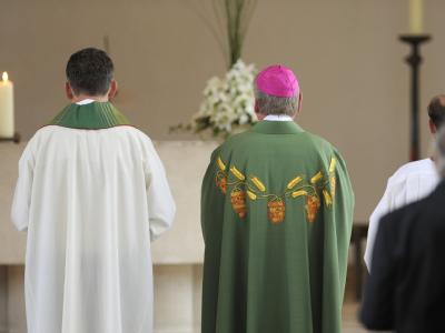 Gottesdienst in einer katholischen Pfarrgemeinde, deren Pfarrer den Missbrauch dreier Jungen gestanden hatte (Foto vom 24.07.2011). Gottesdienst
