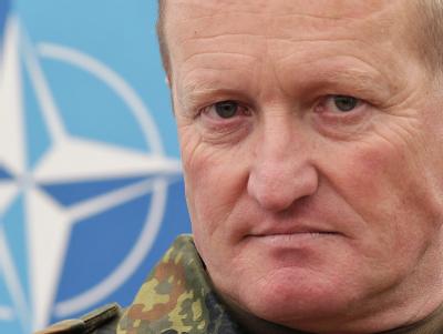 Bundeswehrgeneral Erhard Bühler, der Oberkommandierende der von der Nato geführten KFOR-Truppe (Foto vom 1.9.2010). KFOR-Kommandant Bühler