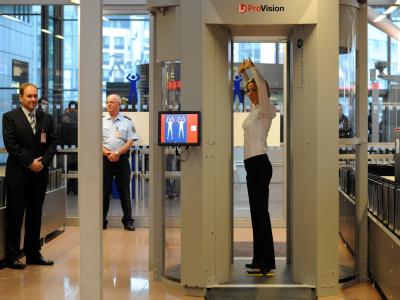 Körperscanner im Hamburger Flughafen (Archiv). Körperscanner