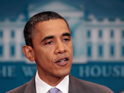 Sichtlich ermüdet gibt US-Präsident Barack Obama die grundsätzliche Einigung im Finanzstreit bekannt. Obama