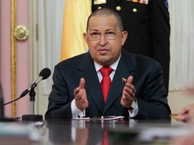 Venezuelas Präsident Hugo Chávez zeigte sich erstmals öffentlich mit der neuen Frisur und erklärte gutgelaunt: «Das ist mein neuer Look.» Hugo Chávez
