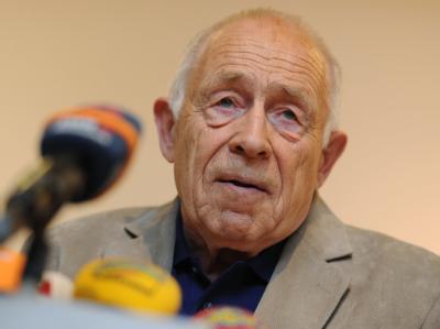 Nun ringt die CDU auch noch um die richtige Streitkultur. Für Ex-CDU-Generalsekretär Geißler trägt die FDP die Hauptschuld an der Misere der Union. Heiner Geißler