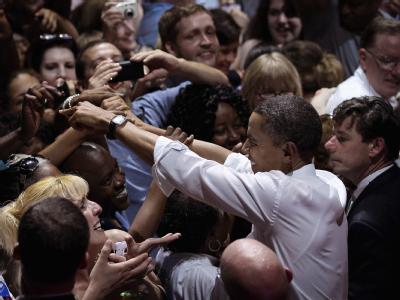 US-Präsident Barack Obama nimmt im Aragon Ballroom in Chicago Glückwünsche entgegen. Obama feiert Geburtstag