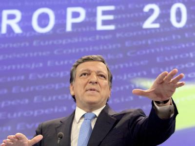 Heftige Kritik an EU-Kommissionspräsident José Manuel Barroso. Er hatte eine Überprüfung aller Elemente des Euro-Rettungsschirms verlangt. José Manuel Barroso