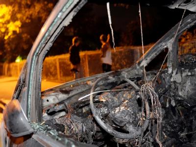 Kein Ende der Brandstiftungen: Bereits an drei aufeinanderfolgenden Nächten wurden 35 Autos angezündet. Ausgebrannt