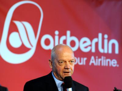Air-Berlin-Vorstandschef Joachim Hunold legt sein Amt zum 01. September 2011 nieder. (Archivbild) Air-Berlin-Chef Hunold tritt zurück