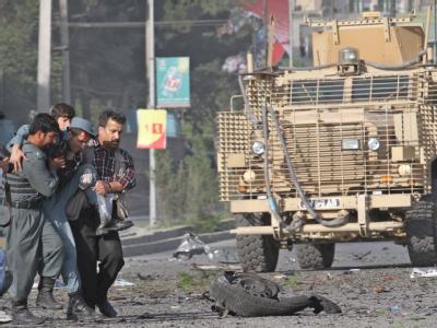 Ein Selbstmordkommando der Taliban hat das britische Kulturinstitut in der afghanischen Hauptstadt Kabul angegriffen und zahlreiche Menschen getötet. Selbstmordattentat in Kabul