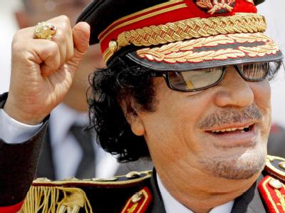 Der libysche Revolutionsführer Muammar al-Gaddafi (Archivfoto vom 10.06.2009). Muammar al-Gaddafi