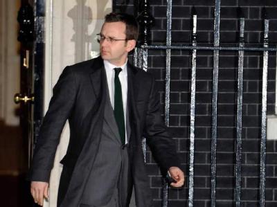 Der ehemalige Chefredakteur der «News of the World» Andy Coulson zieht gegen seinen früheren Arbeitgeber vor Gericht. Coulson